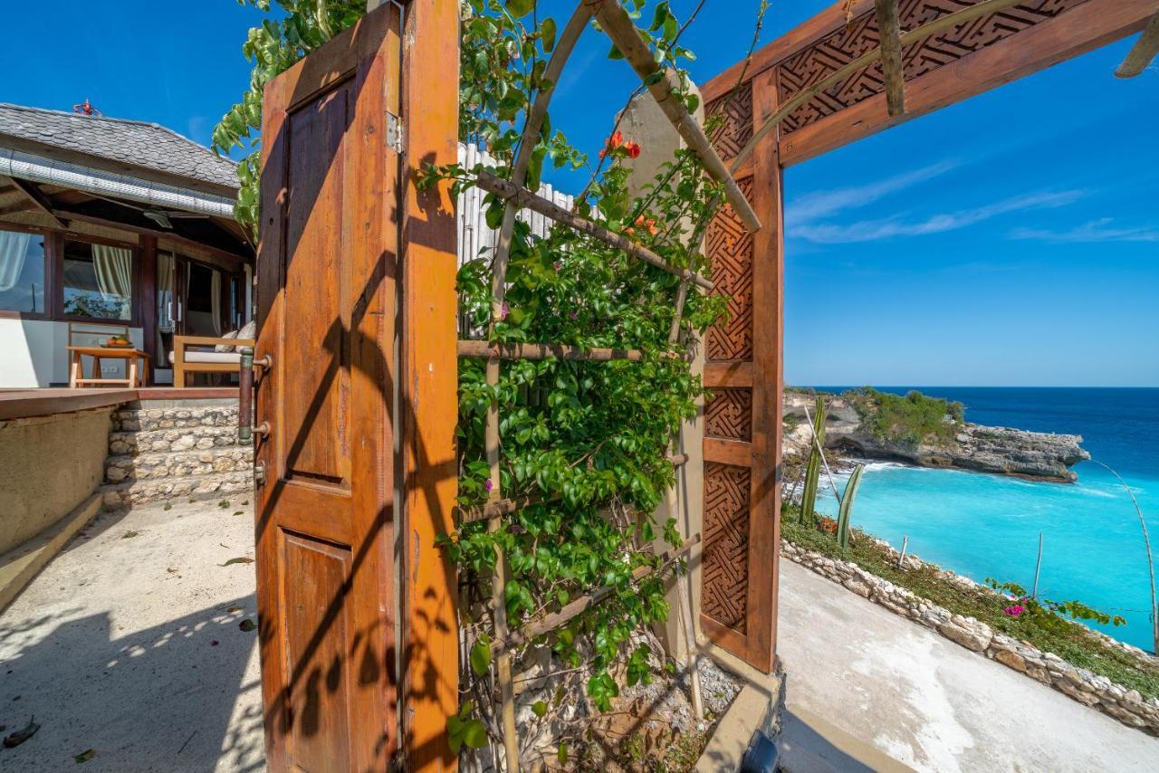 Blue Lagoon Avia Villas Nusa Lembongan  Exterior photo