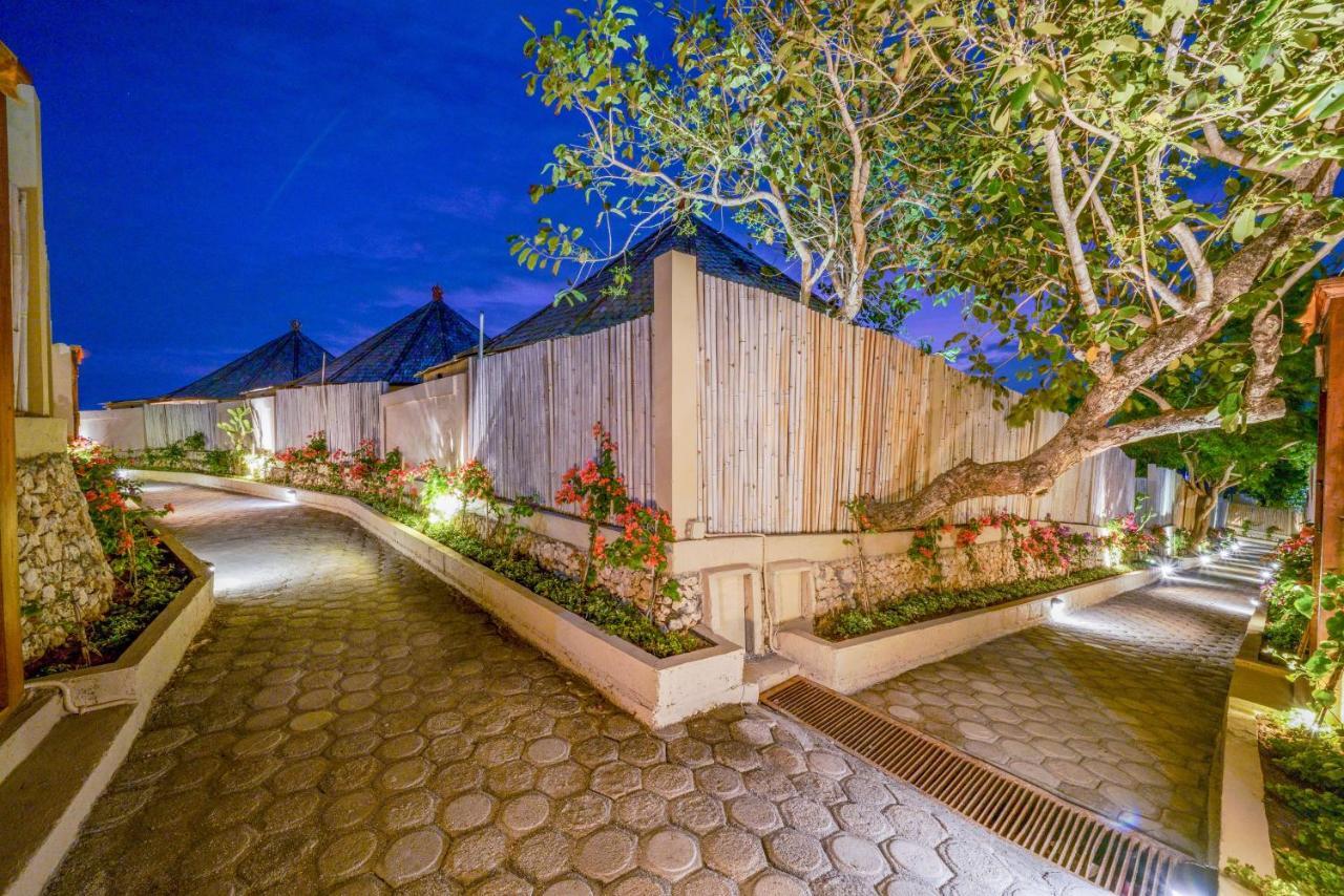 Blue Lagoon Avia Villas Nusa Lembongan  Exterior photo