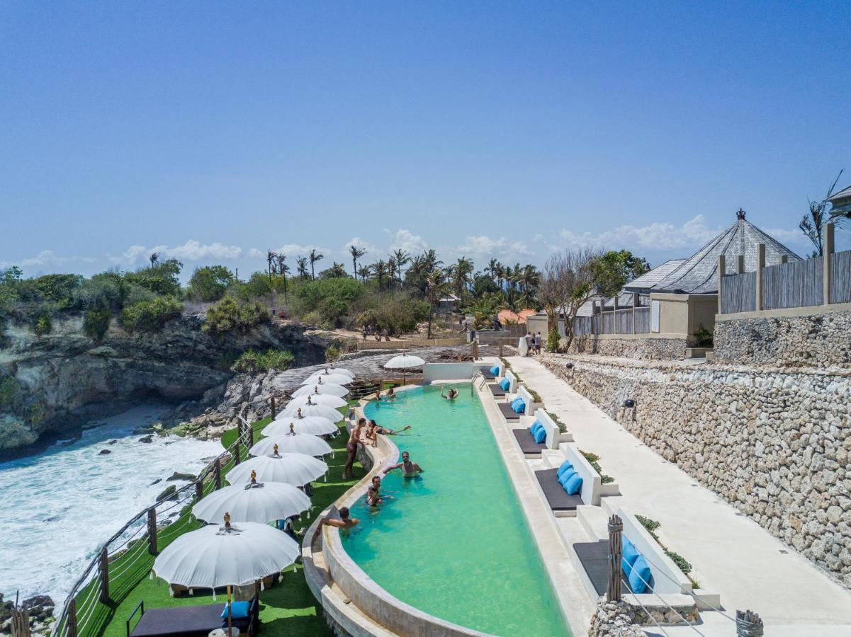Blue Lagoon Avia Villas Nusa Lembongan  Exterior photo