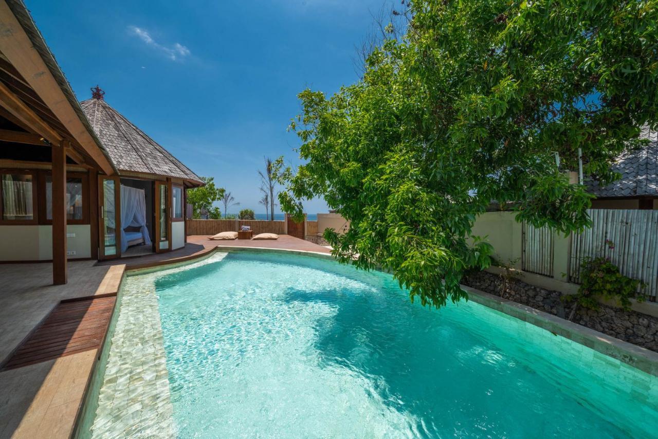 Blue Lagoon Avia Villas Nusa Lembongan  Exterior photo