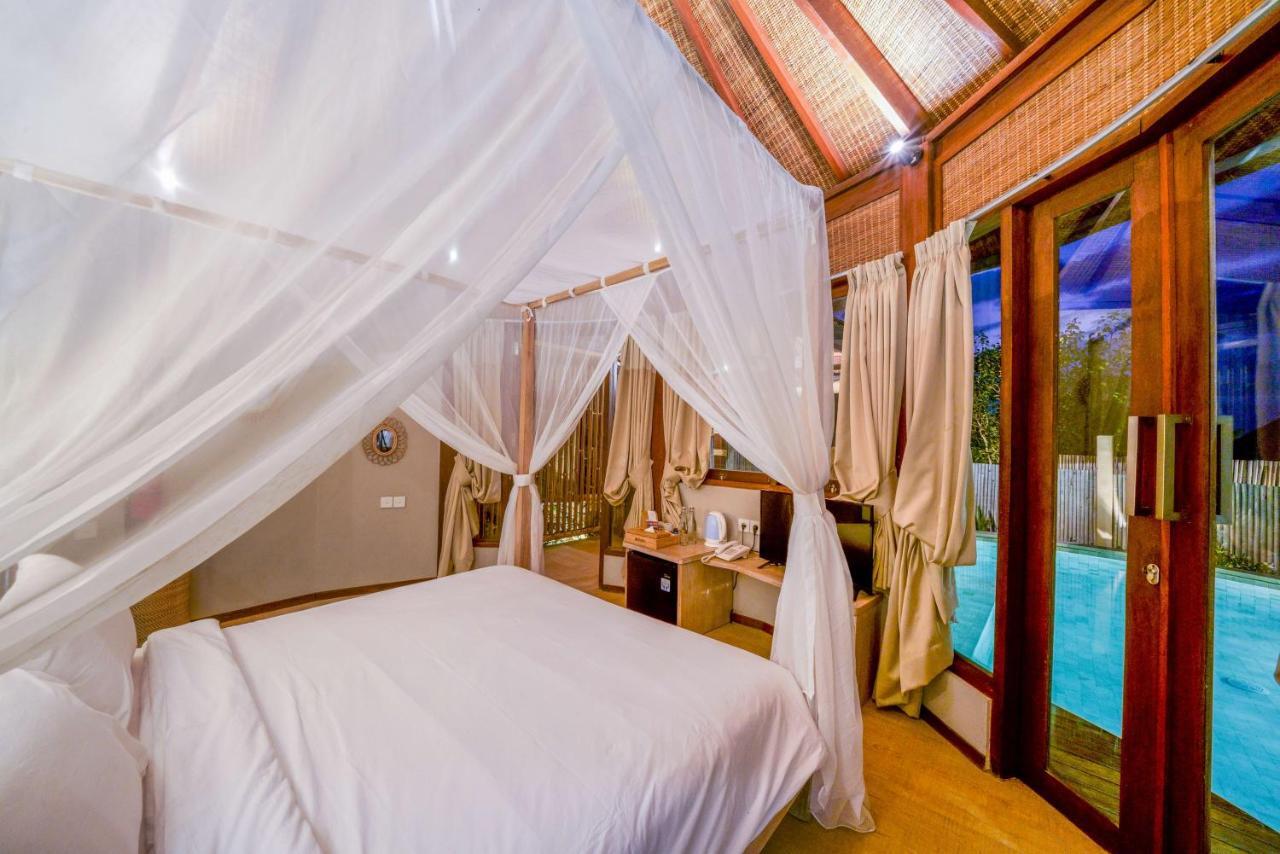 Blue Lagoon Avia Villas Nusa Lembongan  Exterior photo