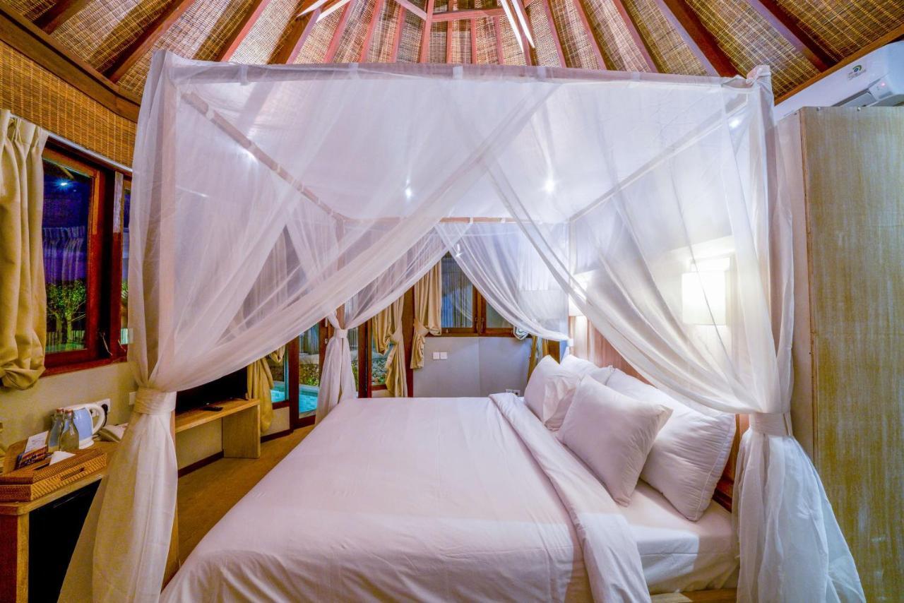 Blue Lagoon Avia Villas Nusa Lembongan  Exterior photo
